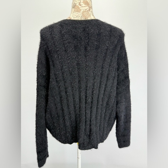 BISHOP & YOUNG Black V-Neck ribbed sweater size M. - Picture 5 of 12
